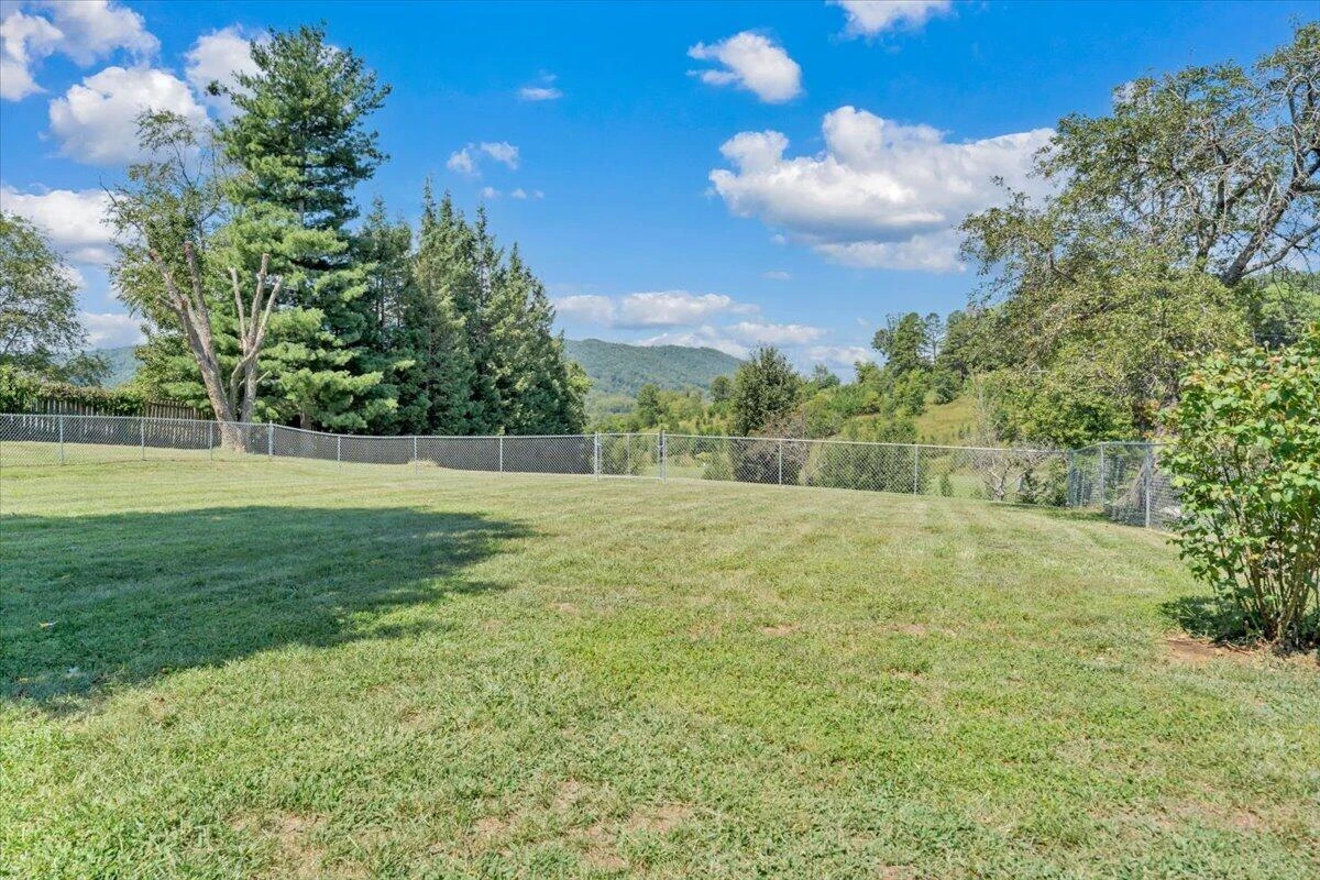 72 Hillandale DR - Photo 15