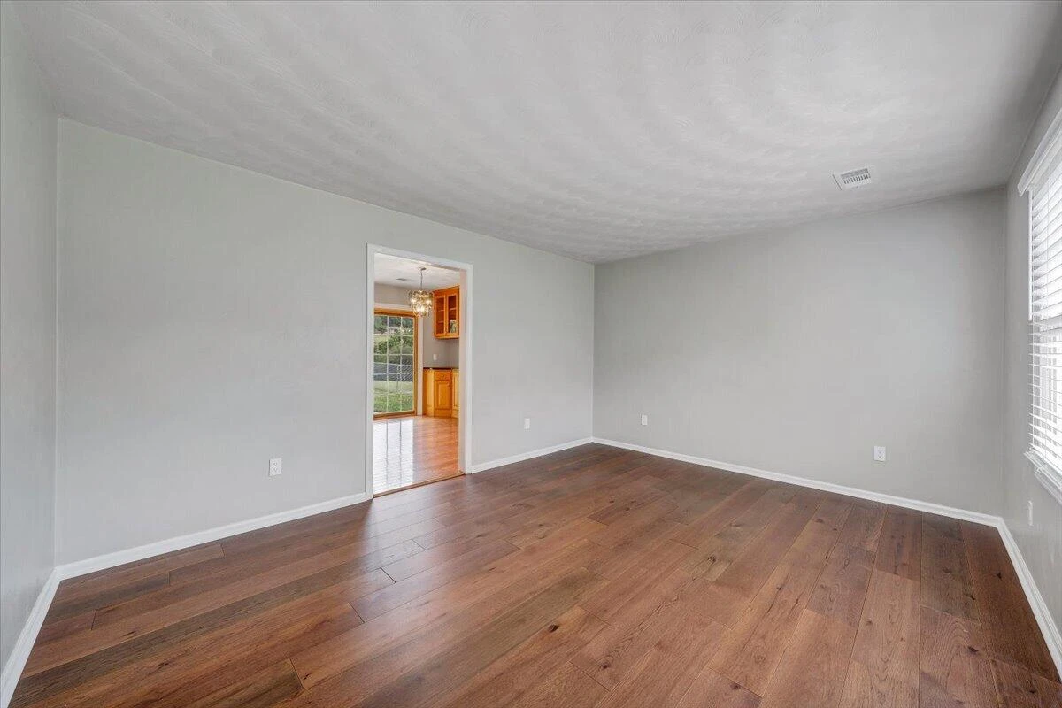 72 Hillandale DR - Photo 6