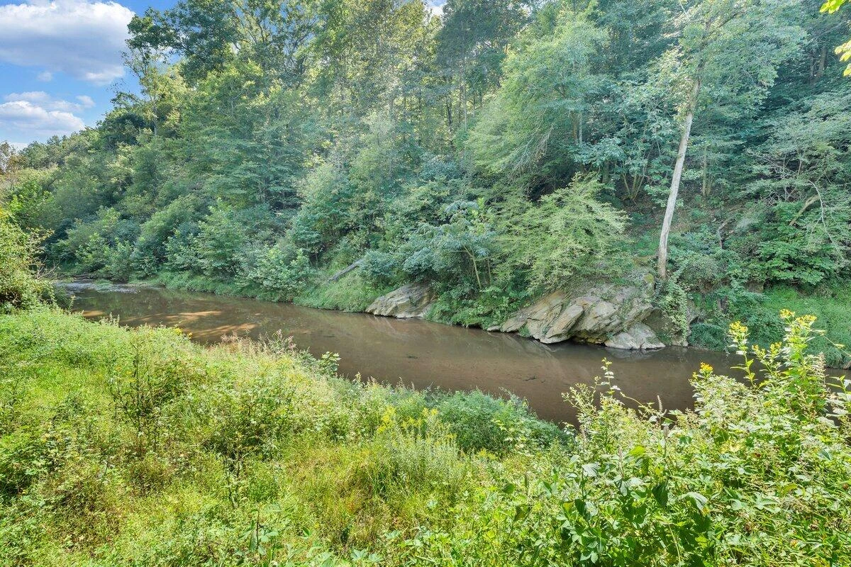 125 Whispering Breeze DR - Photo 41