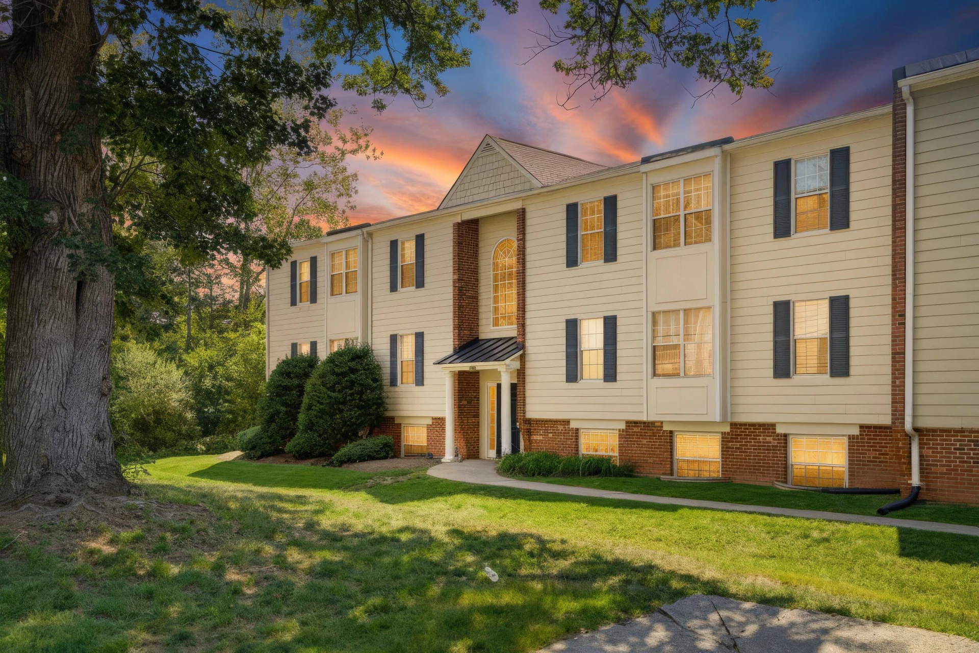 1217 Villa LN #B