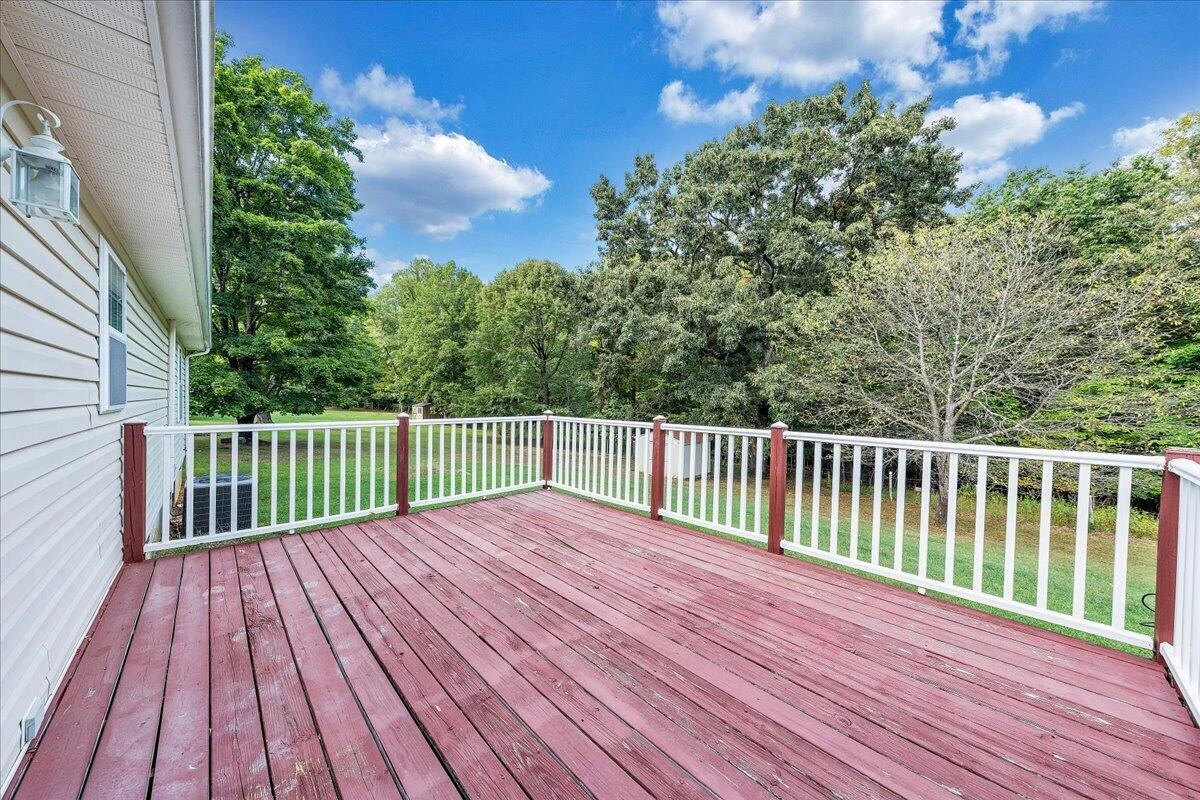 290 Fields AVE - Photo 3
