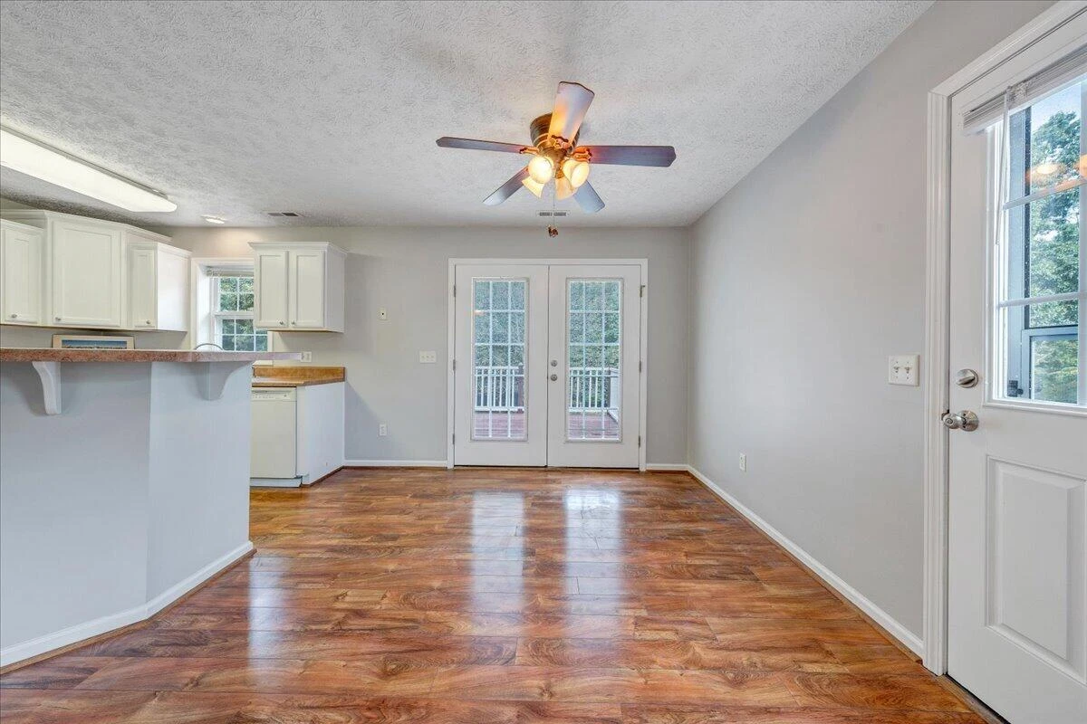 290 Fields AVE - Photo 15