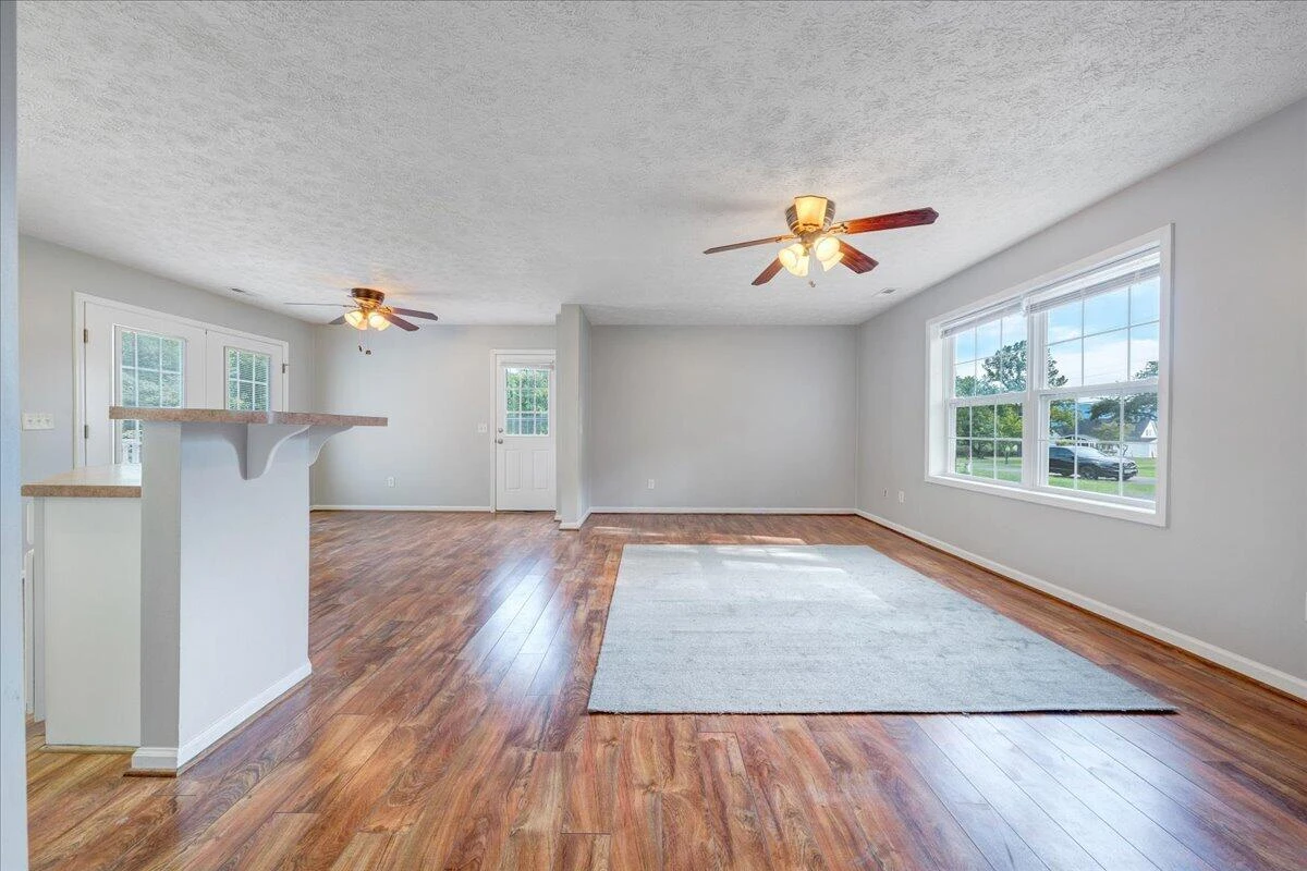 290 Fields AVE - Photo 17
