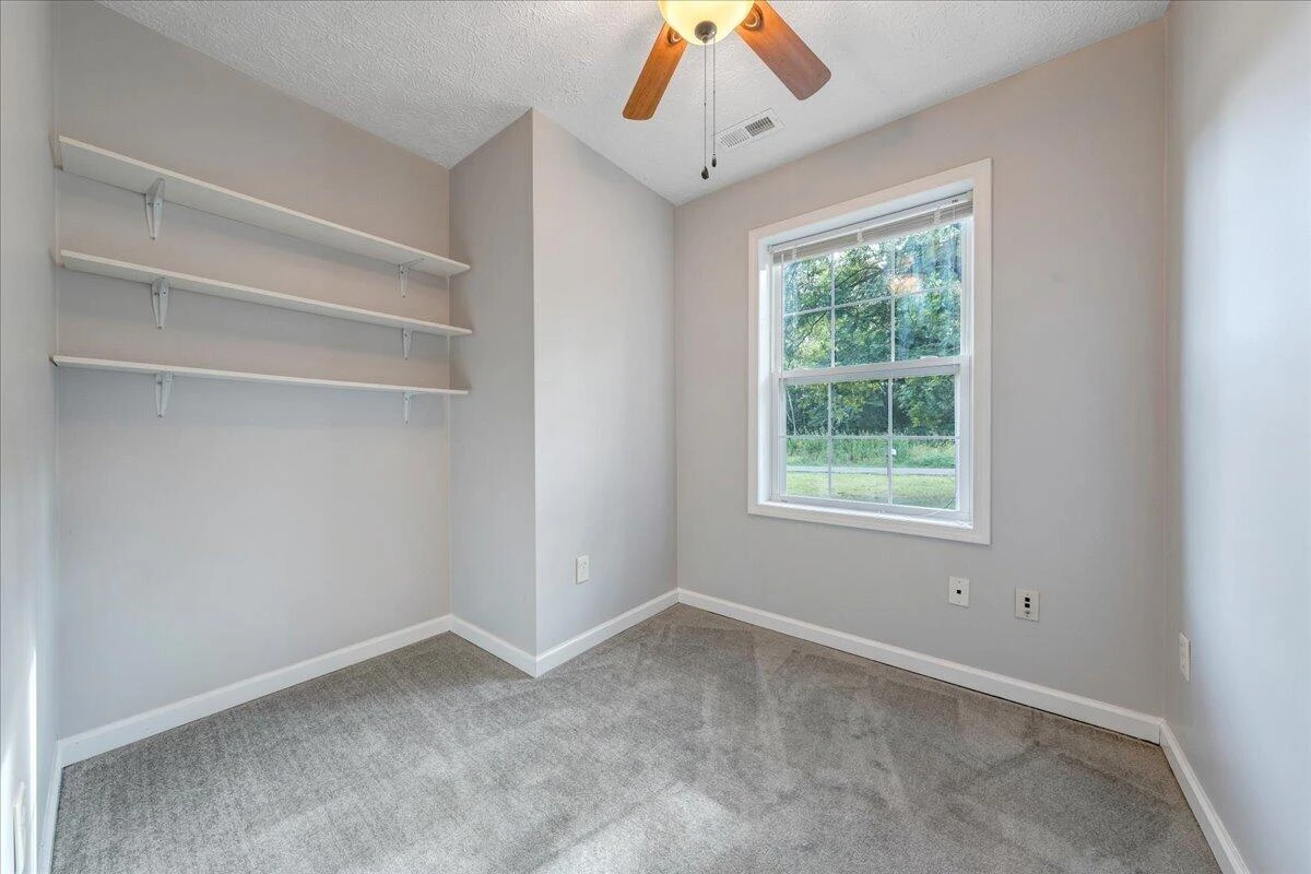290 Fields AVE - Photo 20