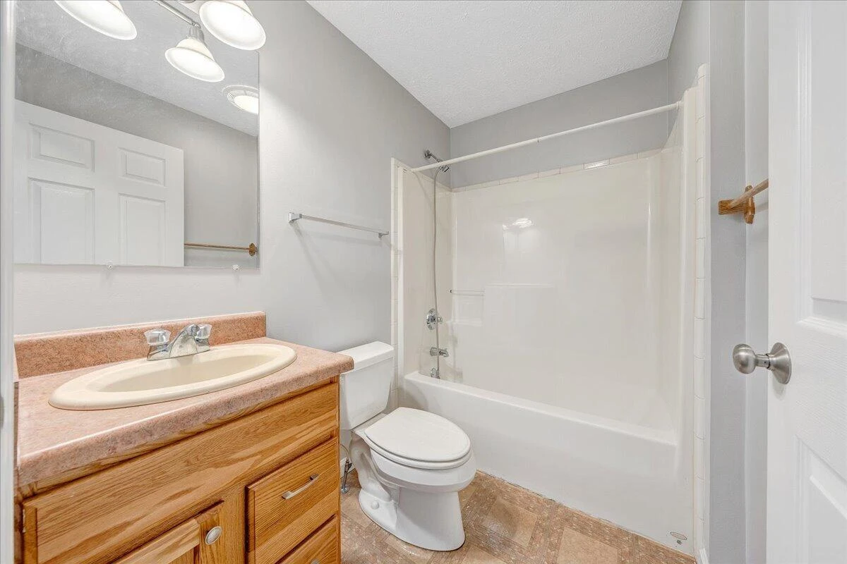 290 Fields AVE - Photo 21