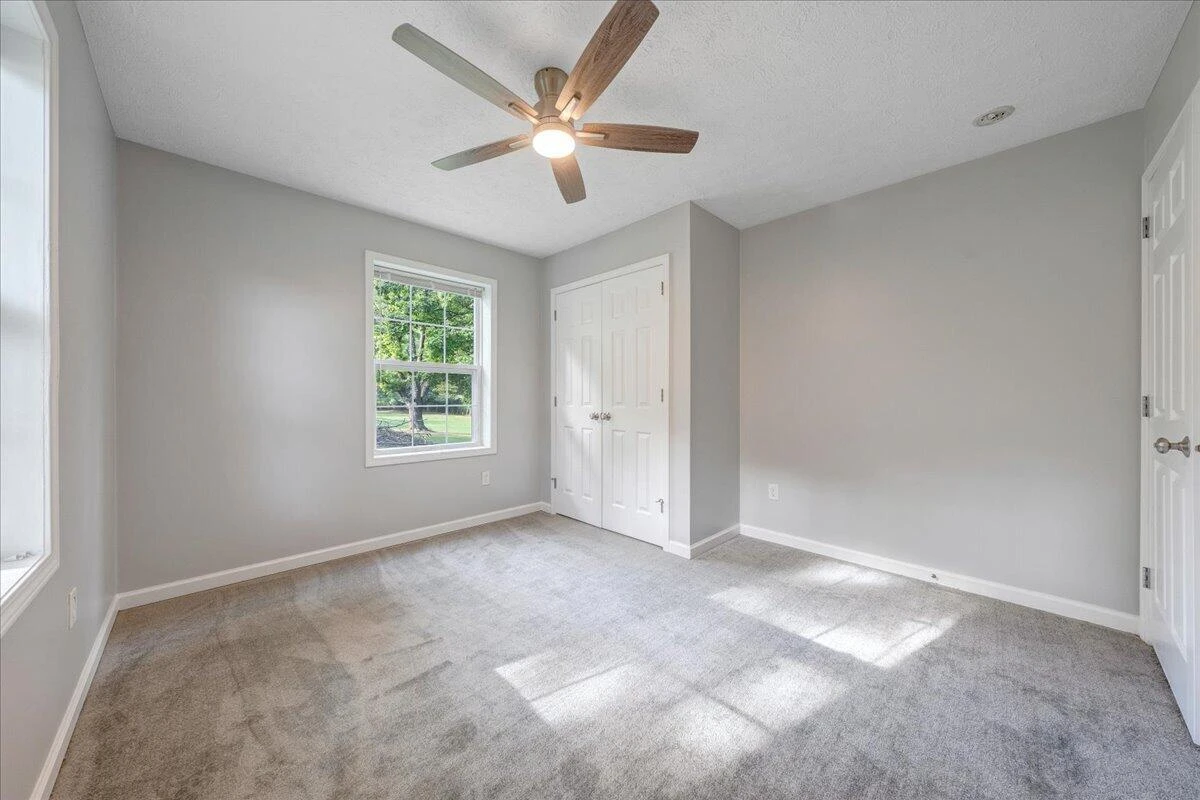 290 Fields AVE - Photo 24