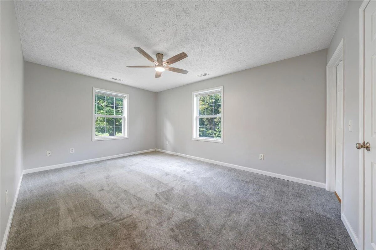 290 Fields AVE - Photo 25