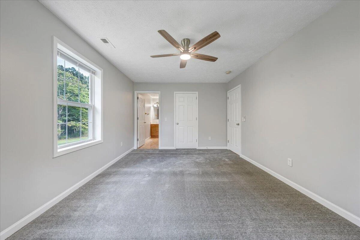 290 Fields AVE - Photo 26