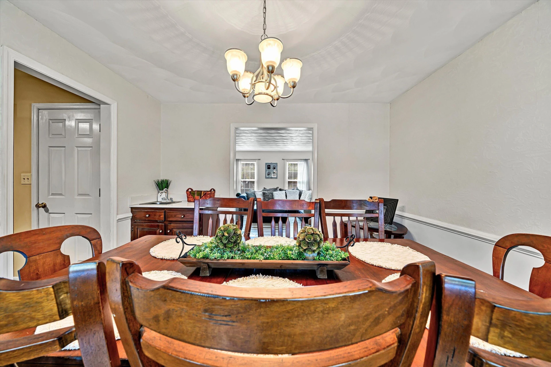 6731 Stonington RD - Photo 8