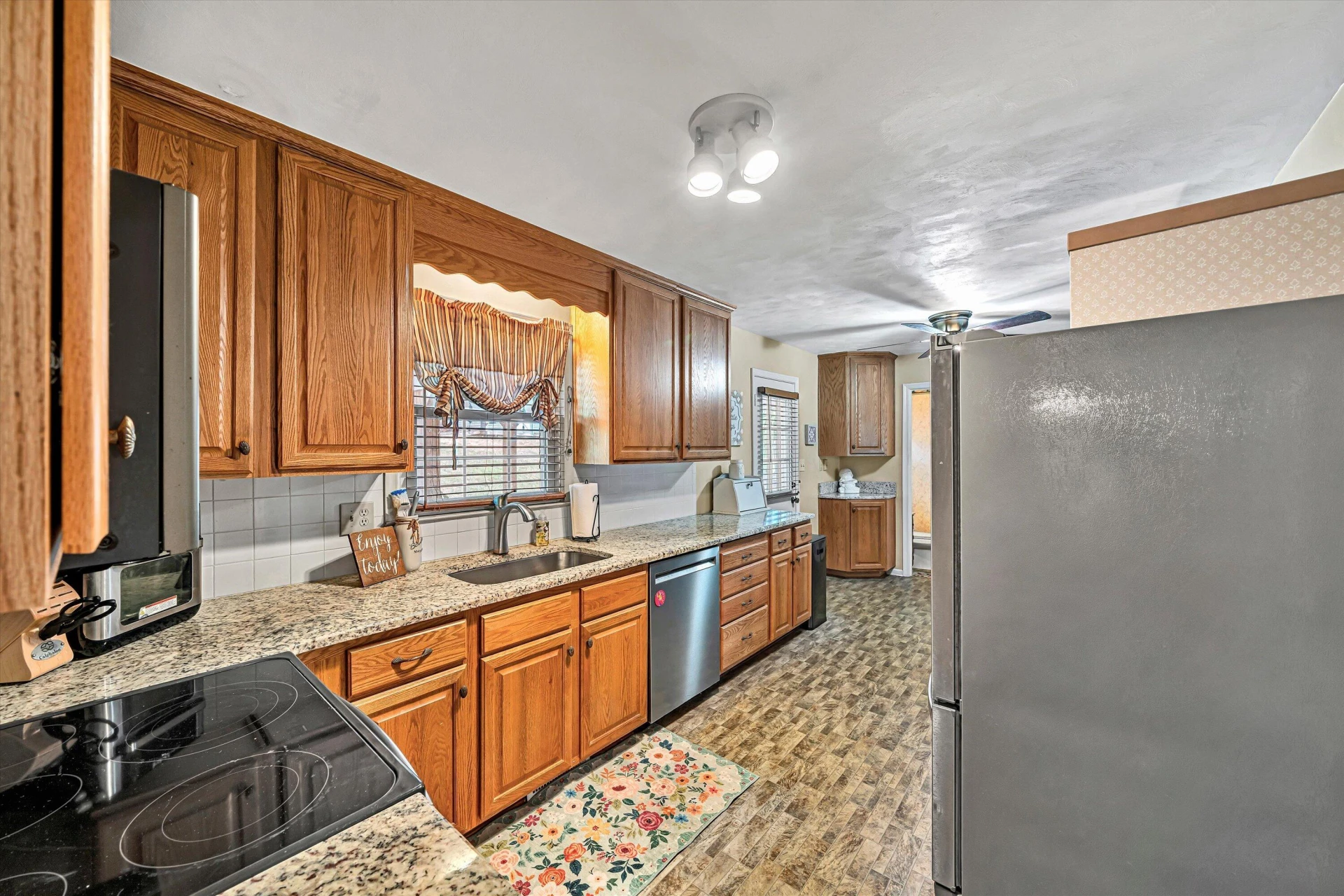 6731 Stonington RD - Photo 9