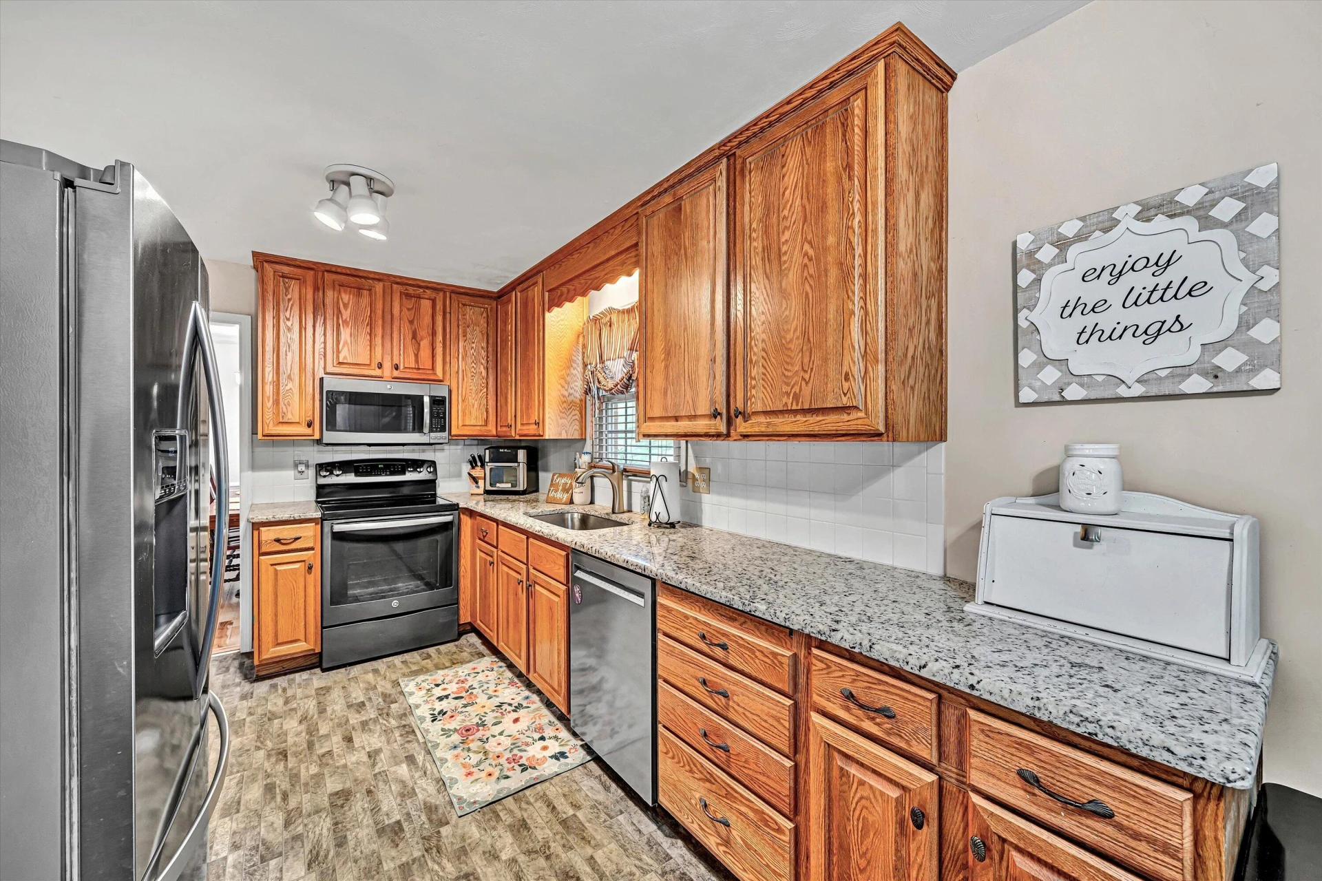 6731 Stonington RD - Photo 11