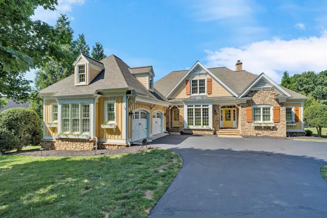 18 Flagstick CT, Penhook, VA, 24137