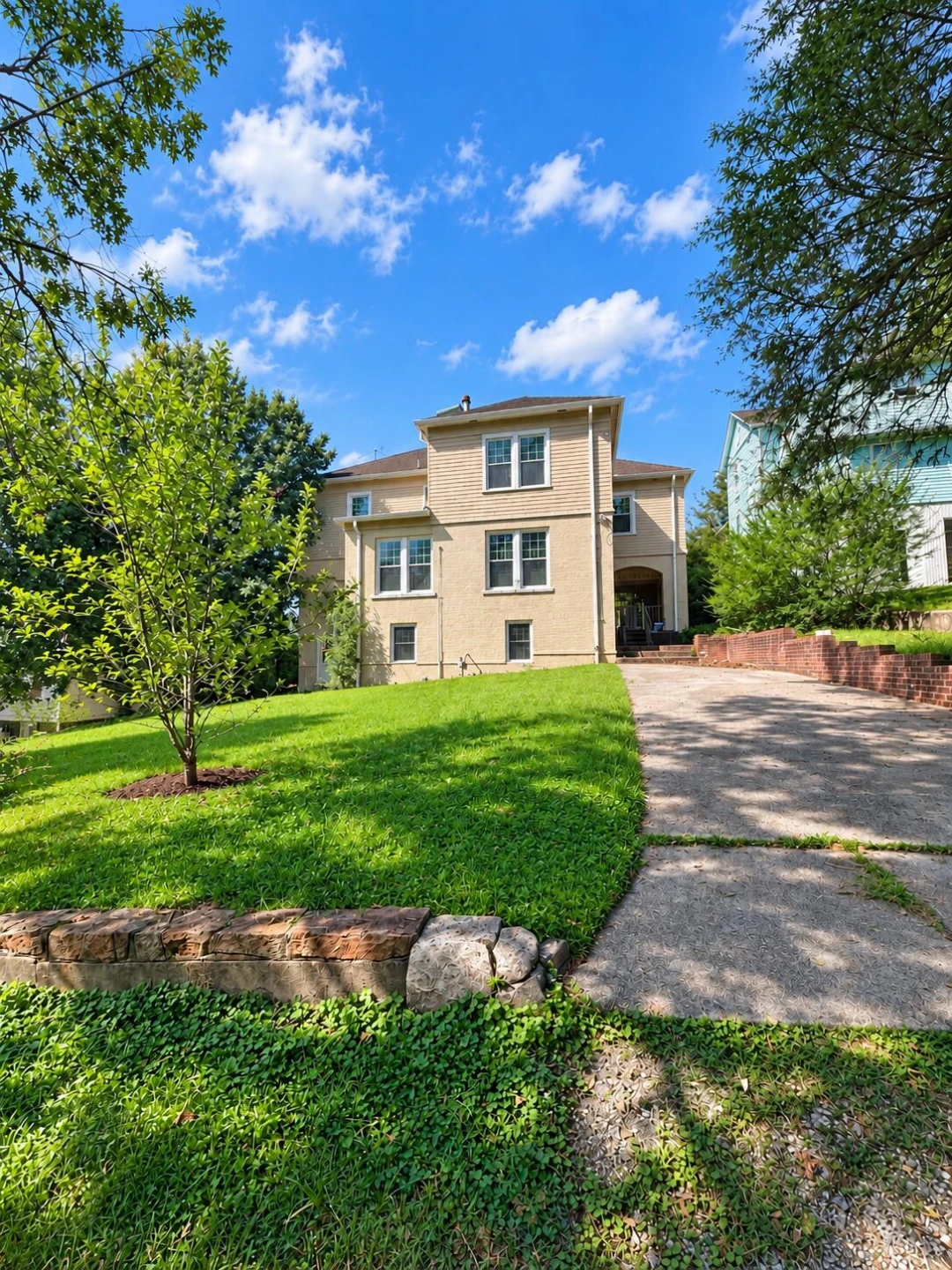 1040 McCormick BLVD - Photo 4