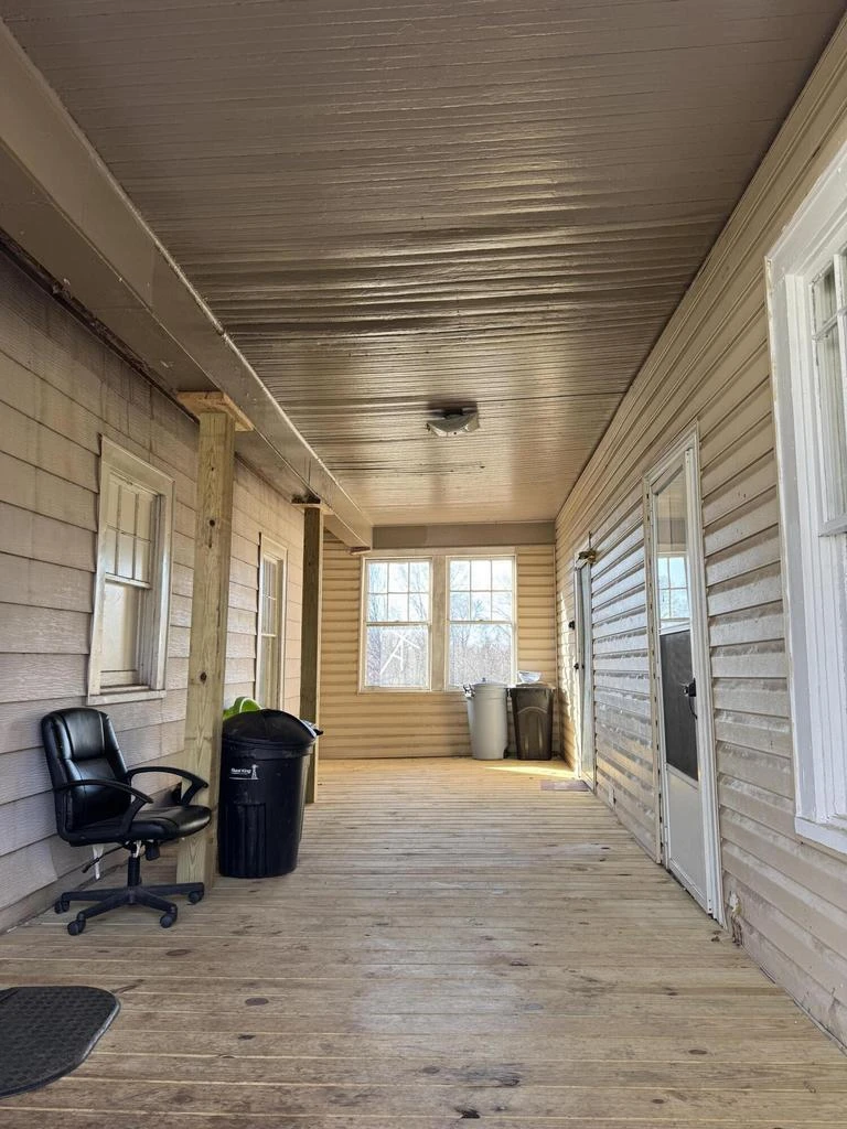 216 College ST - Photo 2