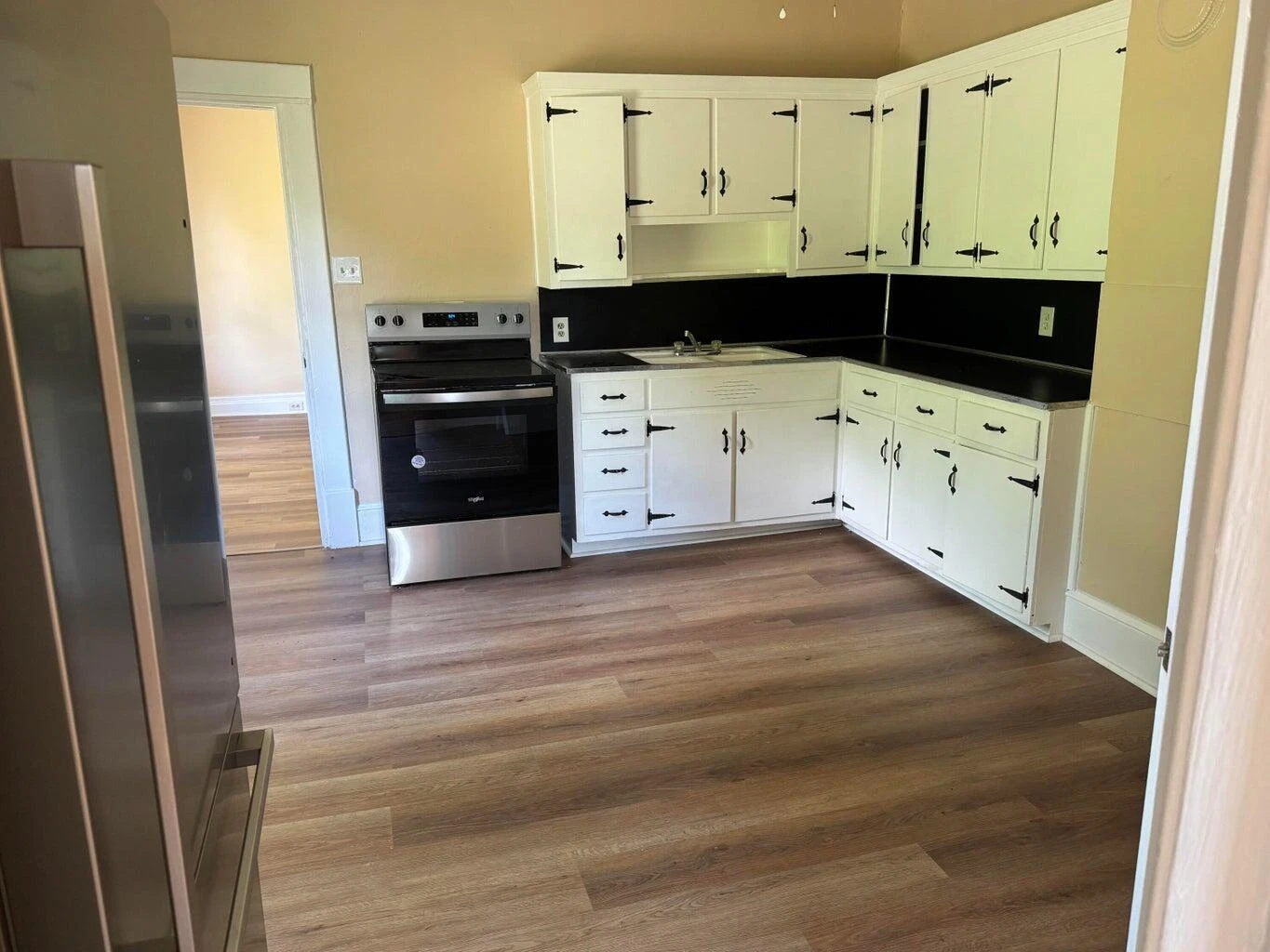 216 College ST - Photo 5