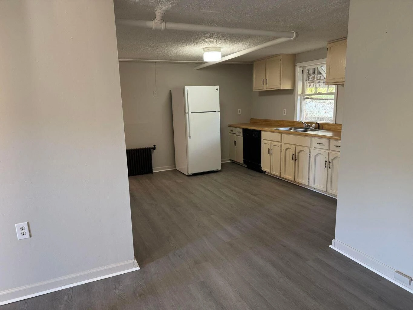 216 College ST - Photo 10