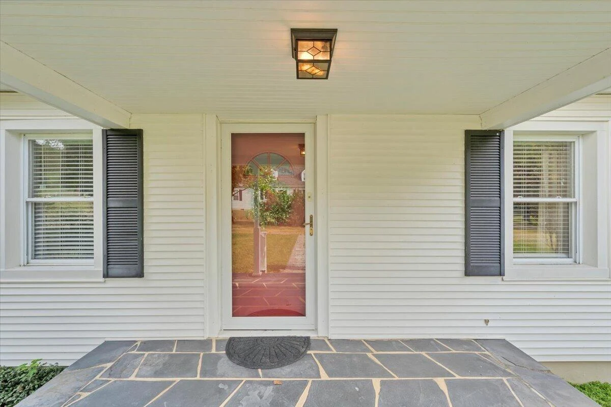 105 Lacey LN - Photo 3