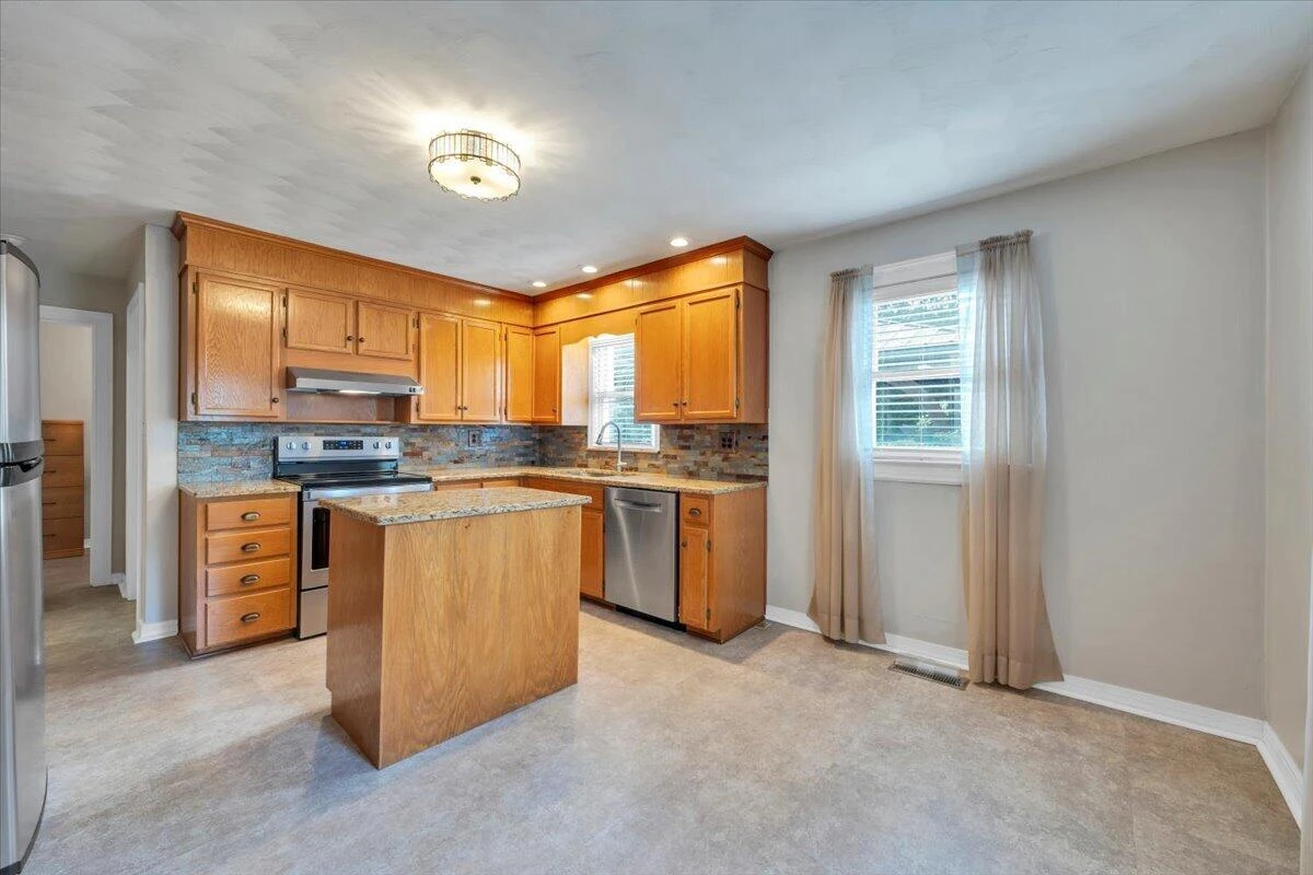 105 Lacey LN - Photo 7