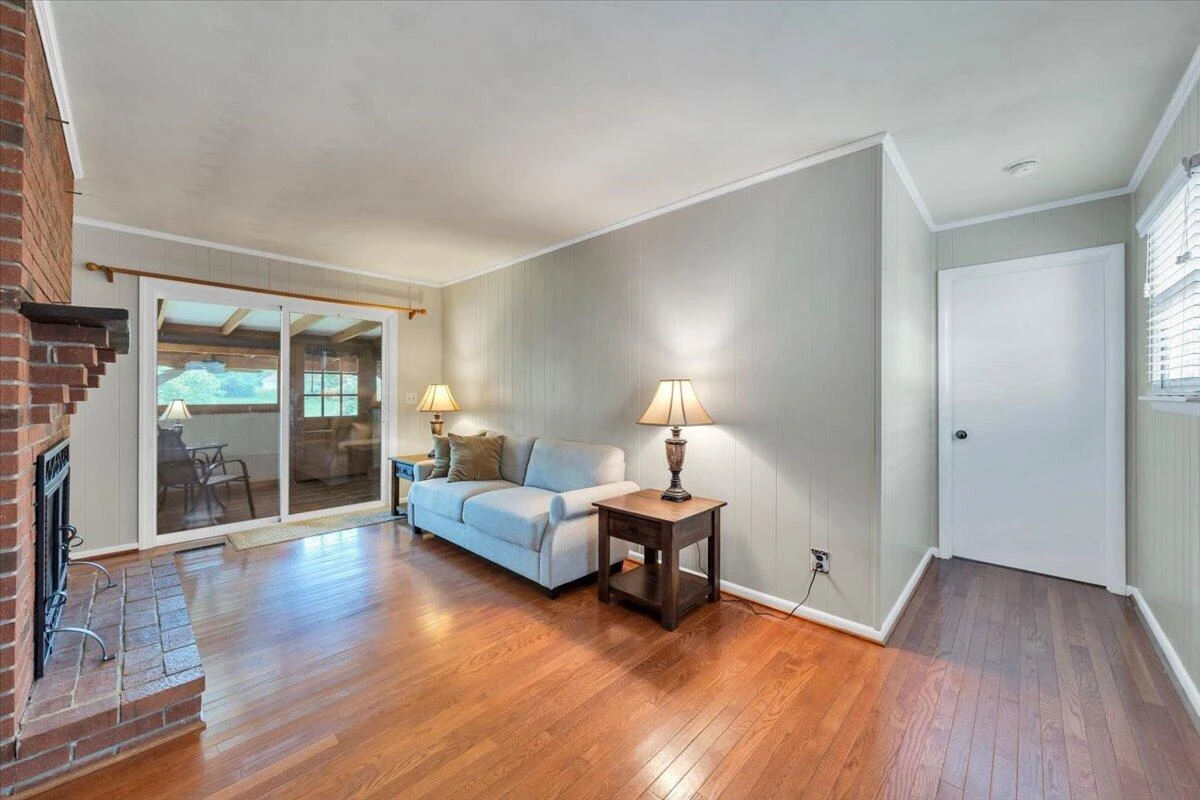 105 Lacey LN - Photo 13