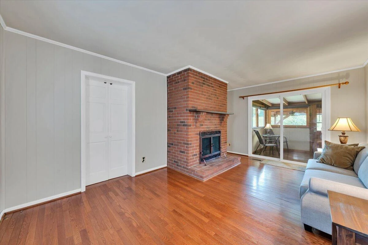 105 Lacey LN - Photo 14