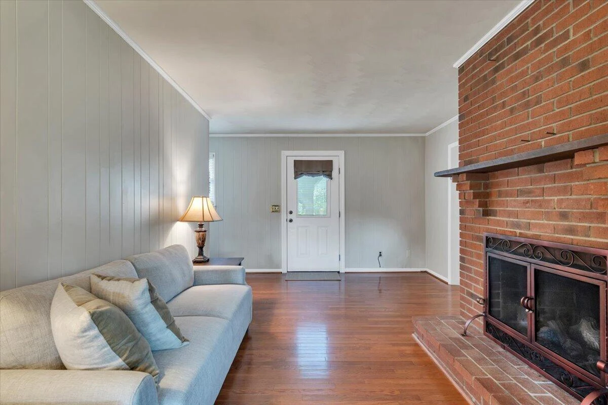 105 Lacey LN - Photo 17