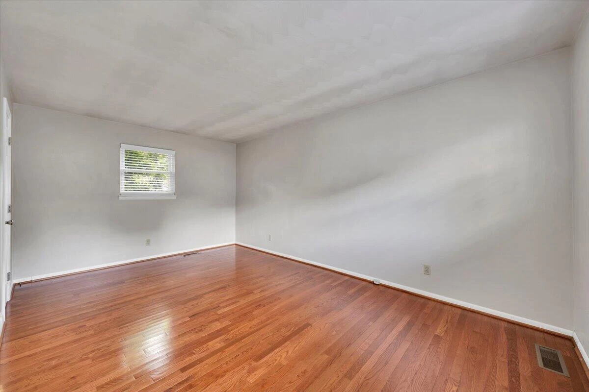 105 Lacey LN - Photo 18