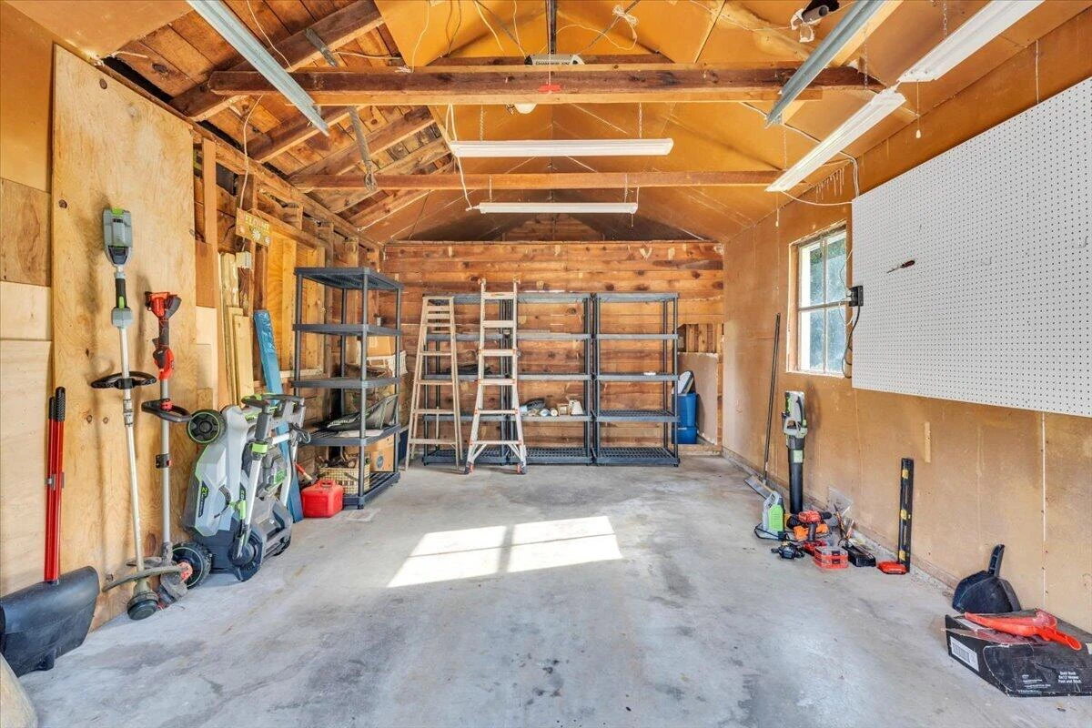 105 Lacey LN - Photo 34