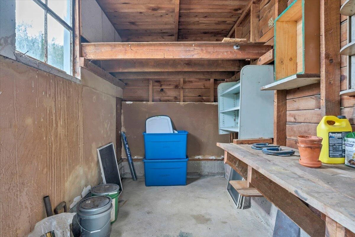 105 Lacey LN - Photo 36