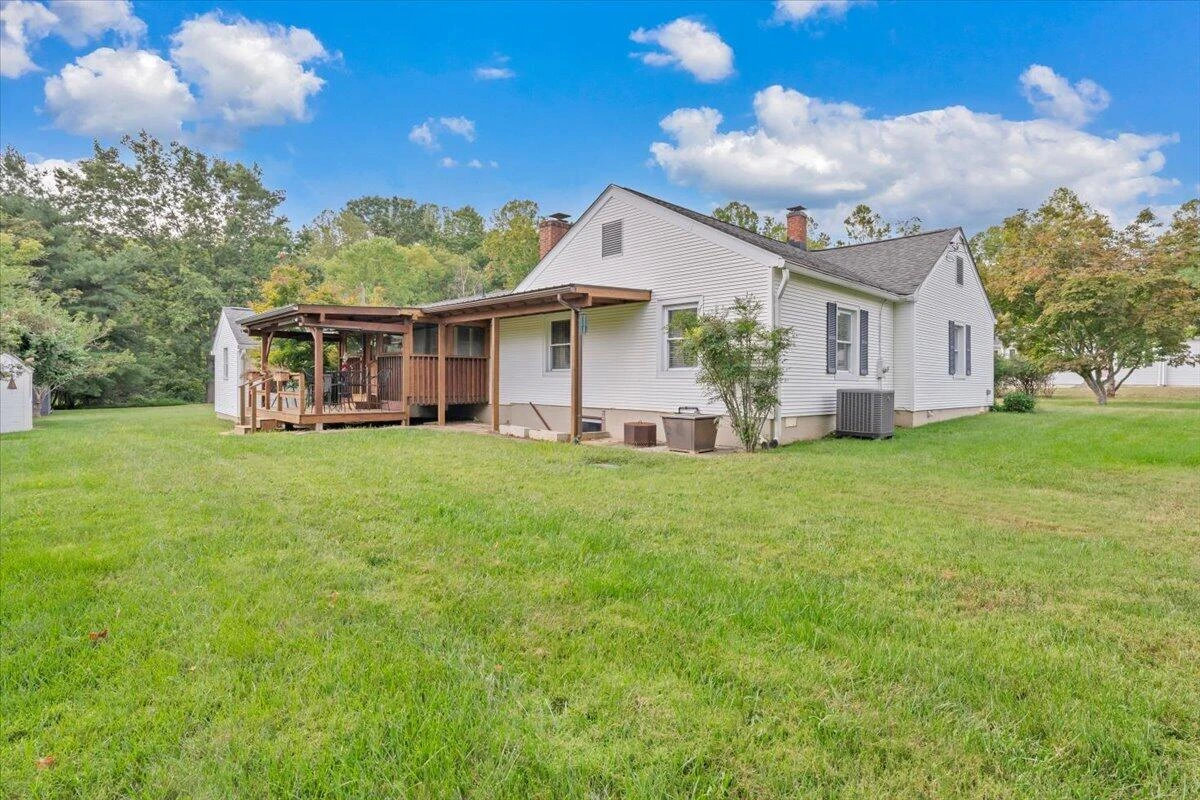 105 Lacey LN - Photo 40