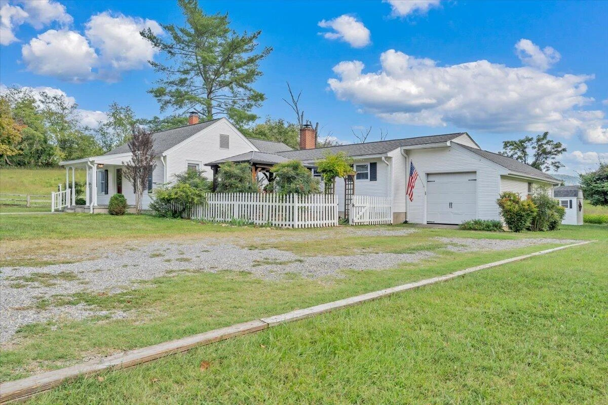 105 Lacey LN - Photo 46