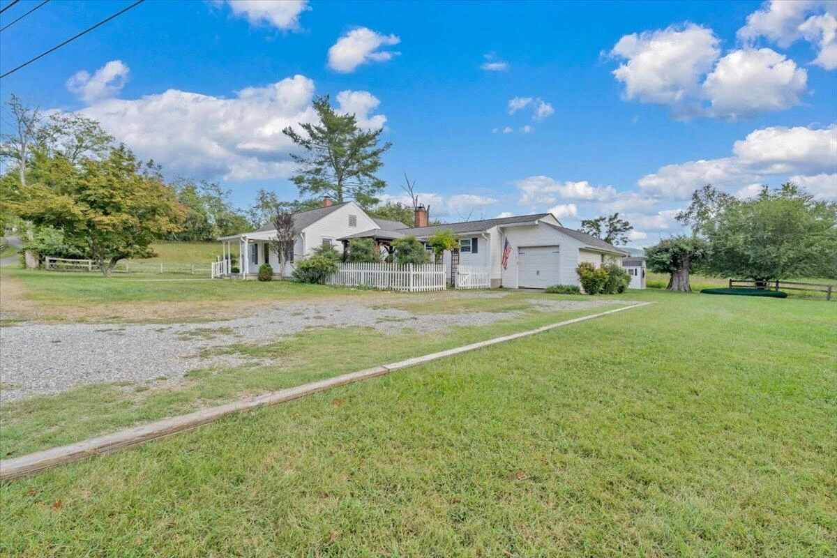 105 Lacey LN - Photo 47