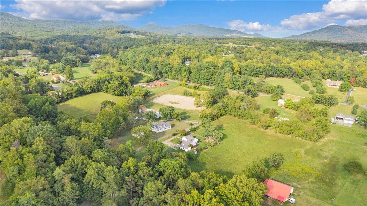 105 Lacey LN - Photo 49