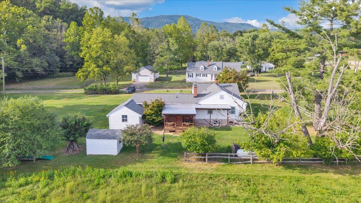 105 Lacey LN - Photo 50