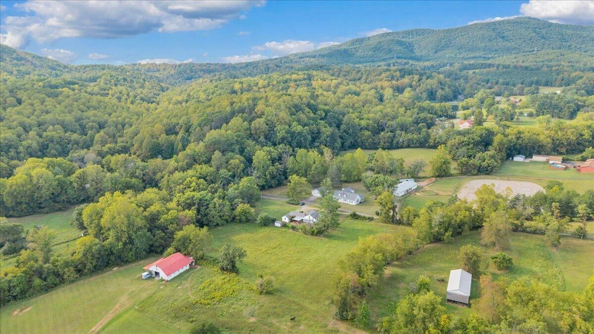 105 Lacey LN - Photo 53