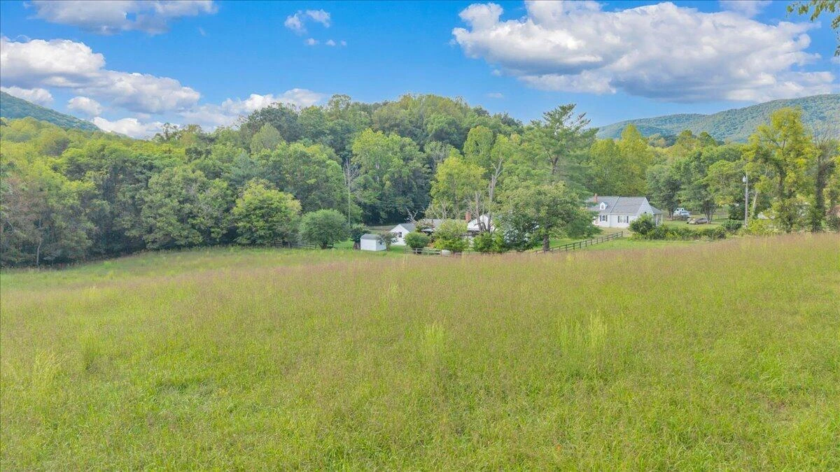105 Lacey LN - Photo 54