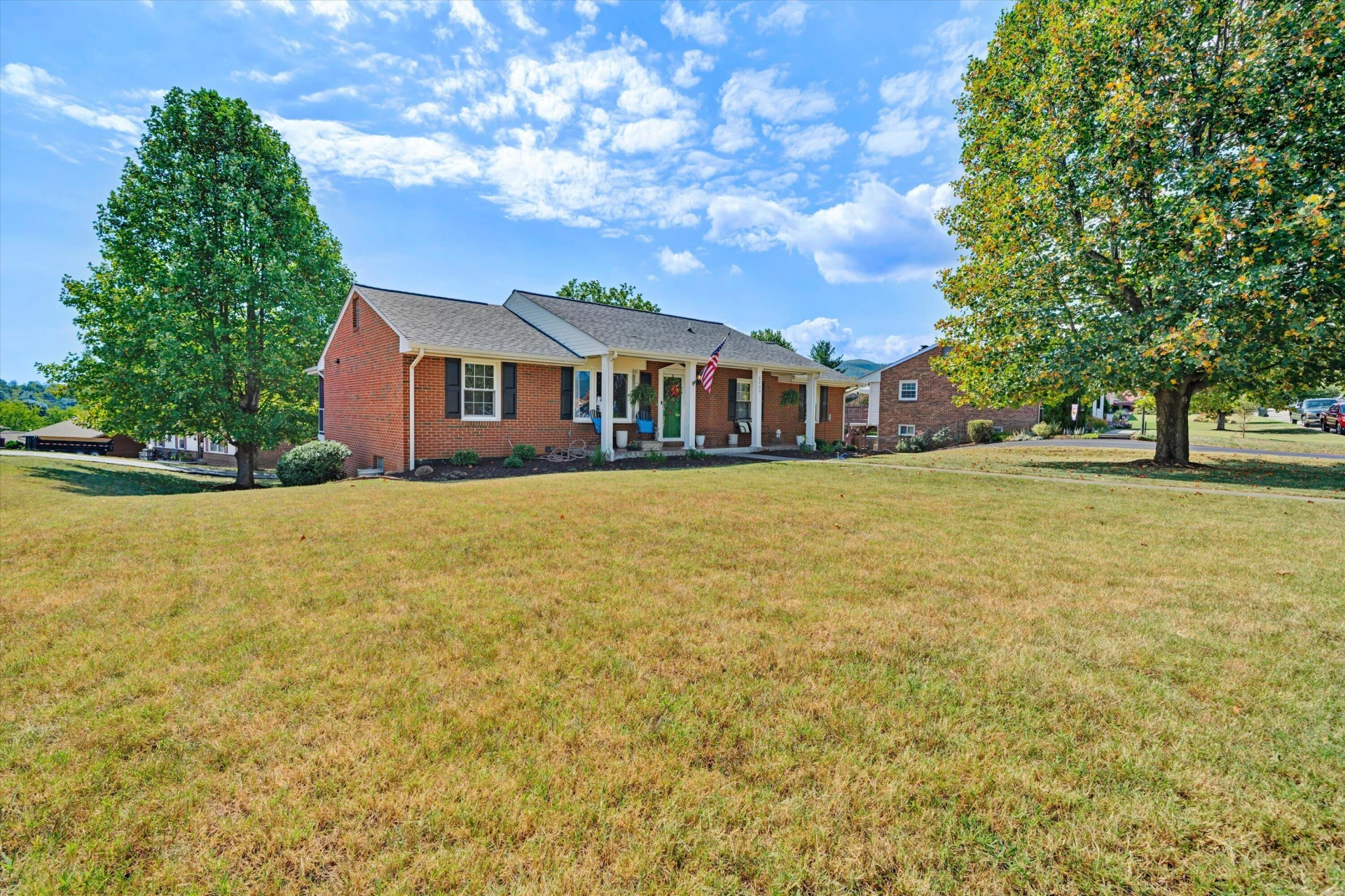 2200 Gloria DR - Photo 3