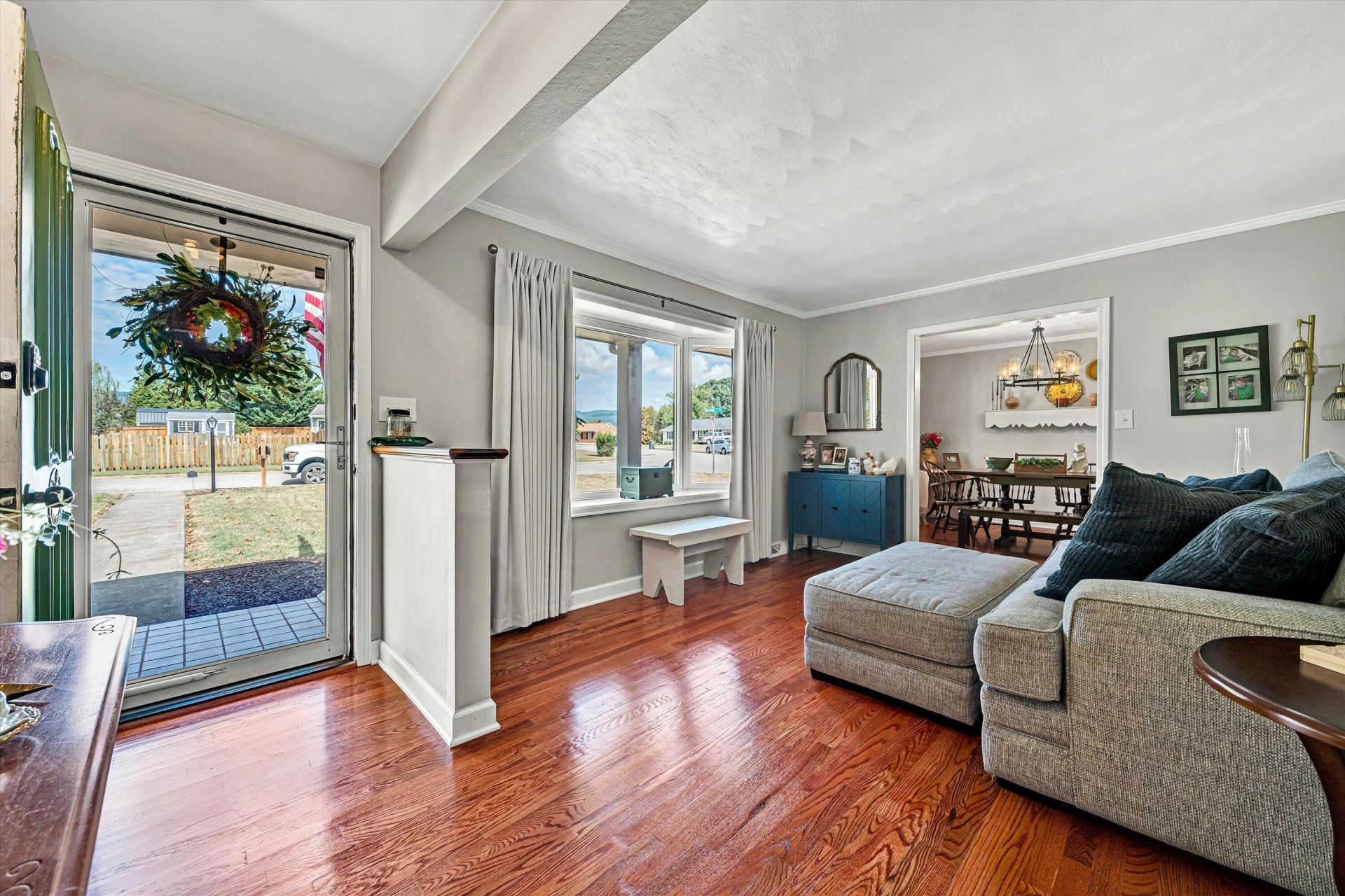 2200 Gloria DR - Photo 6