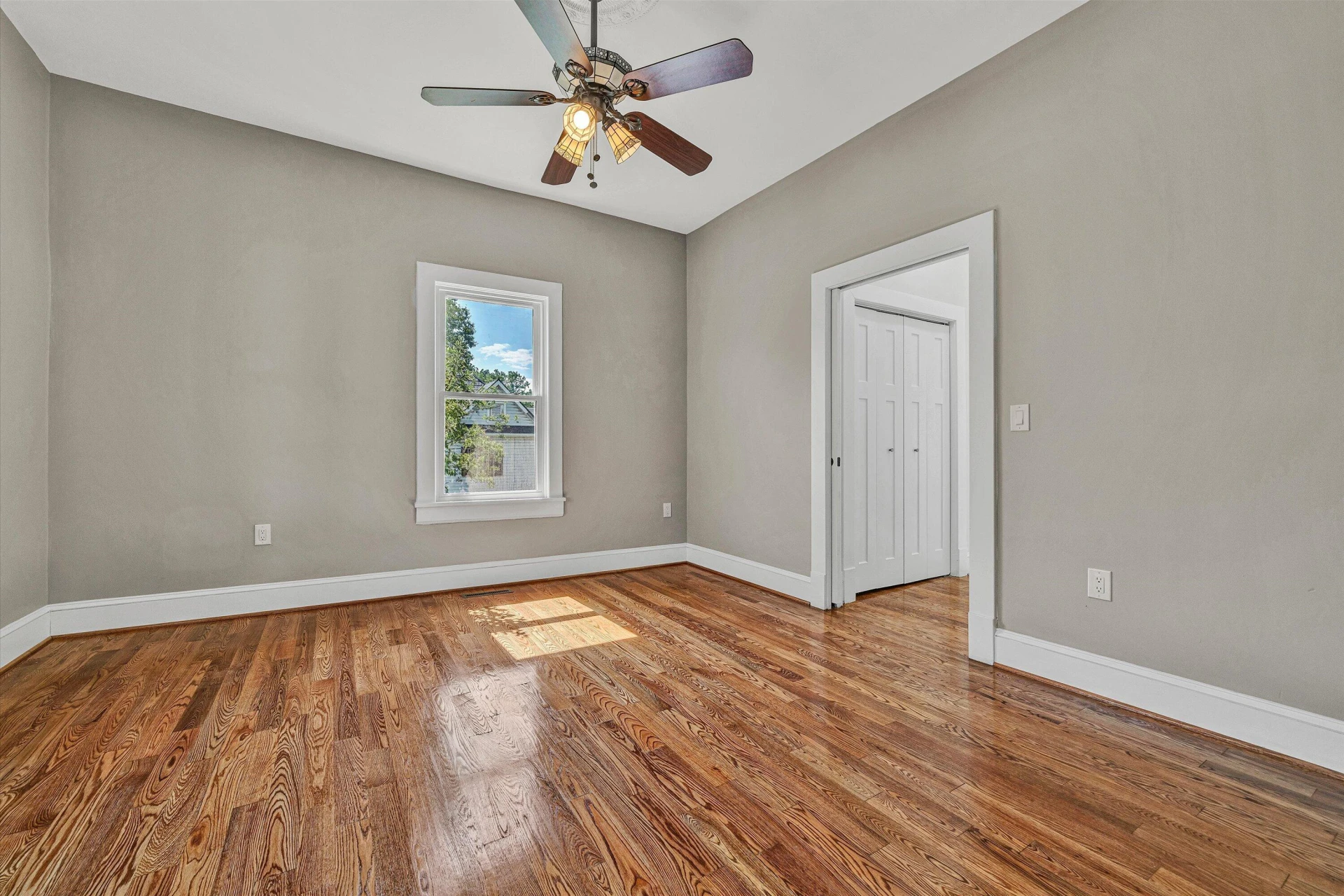 711 N Broad ST - Photo 14