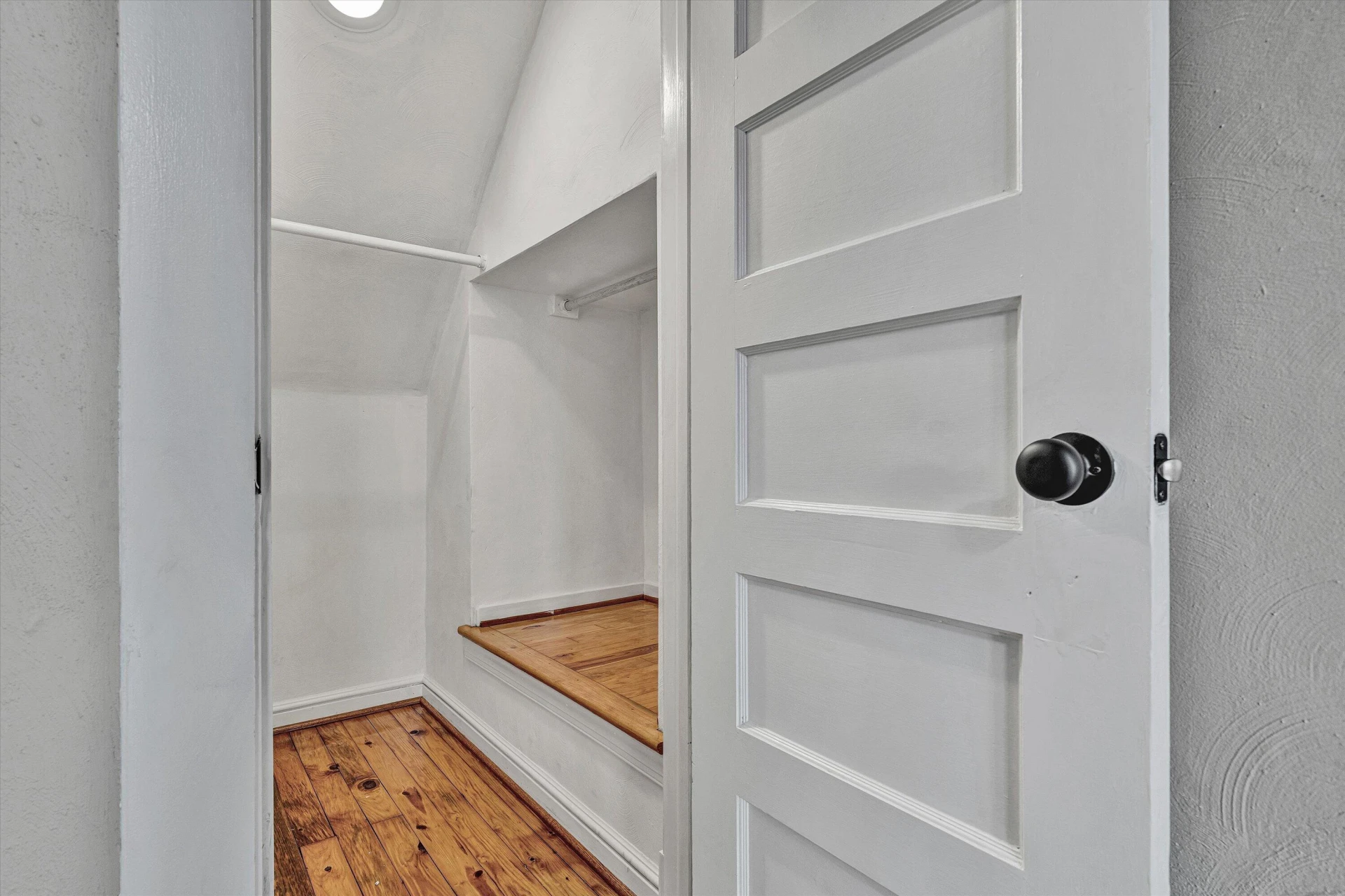 711 N Broad ST - Photo 31