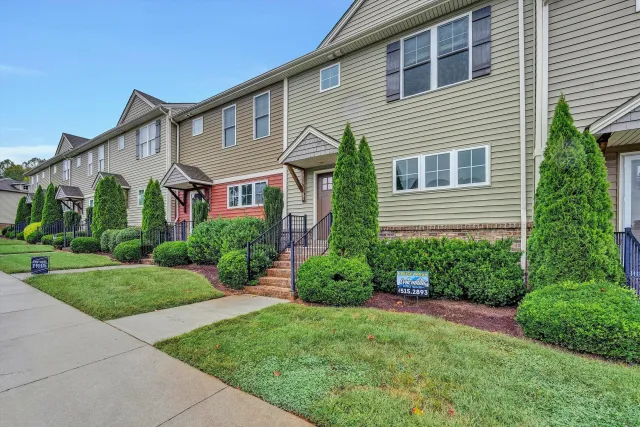 1224 Commonwealth CIR