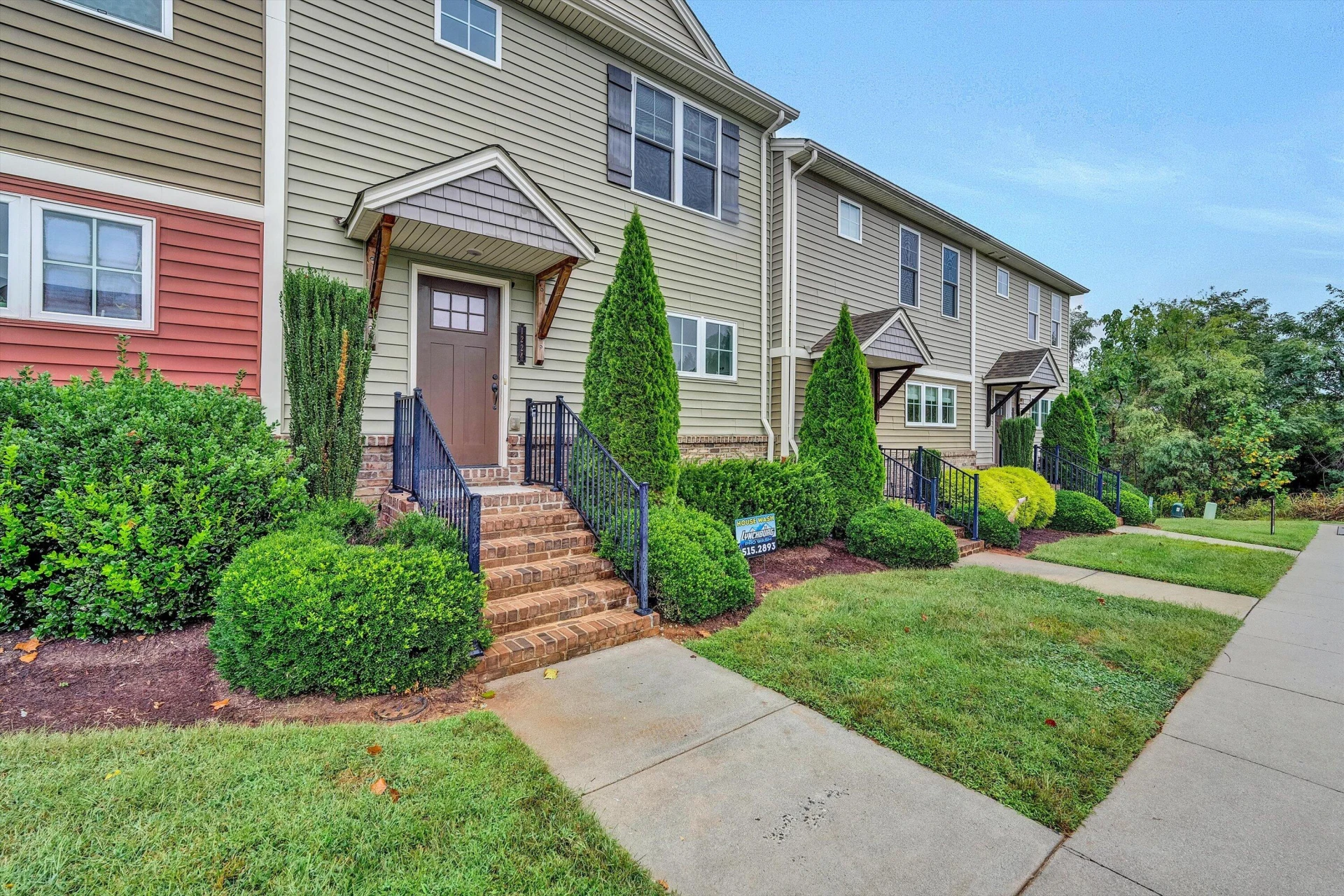 1224 Commonwealth CIR - Photo 2
