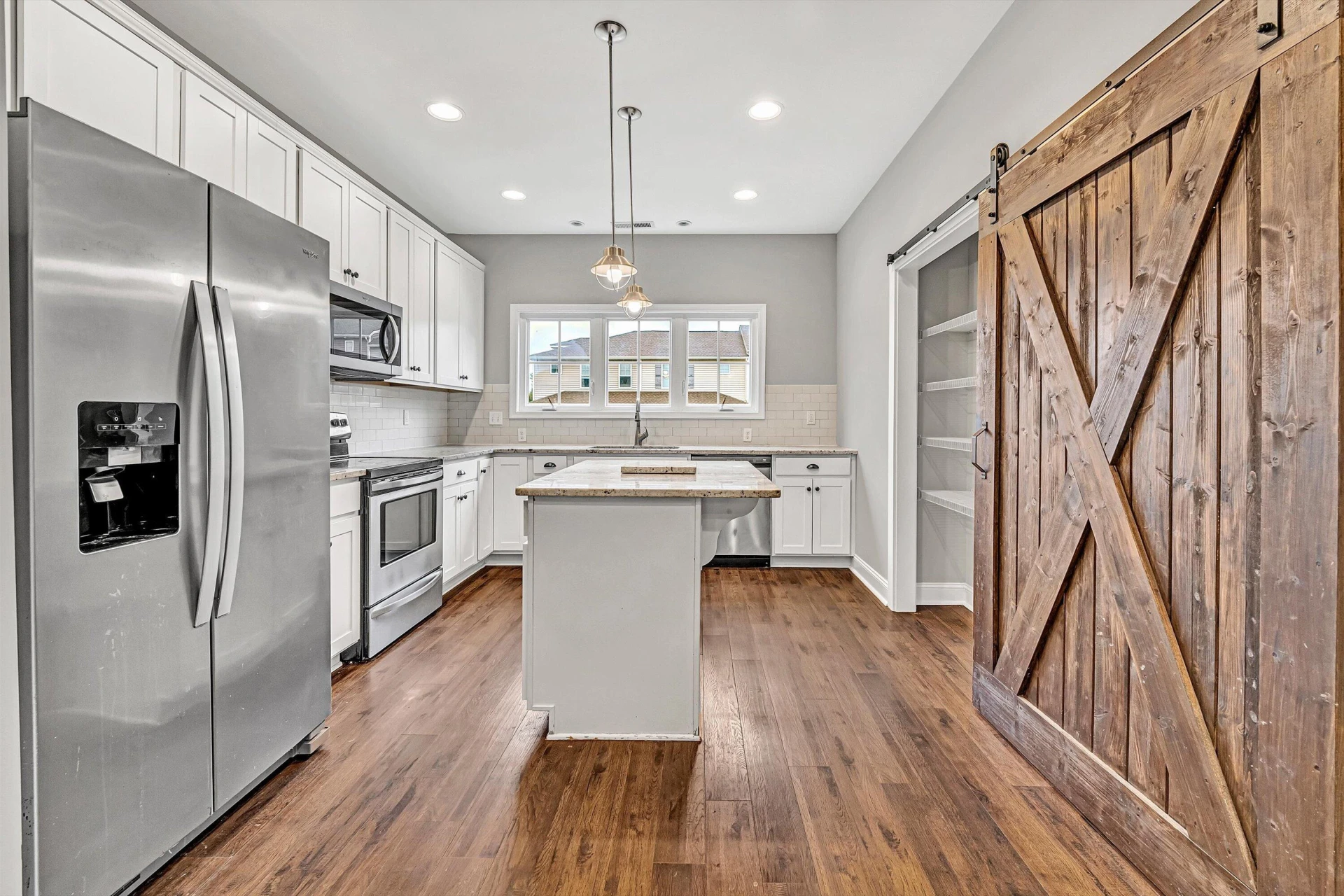 1224 Commonwealth CIR - Photo 8