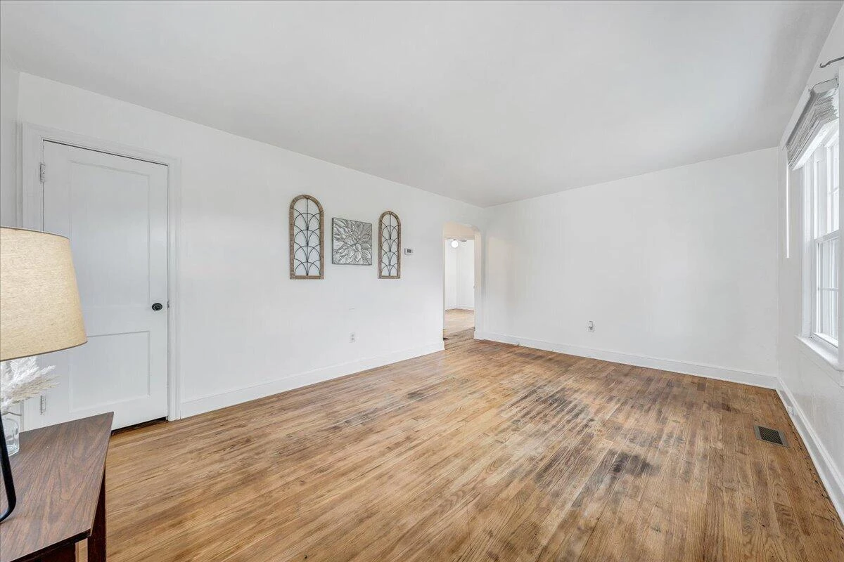 439 Cedar Bluff AVE SE - Photo 4