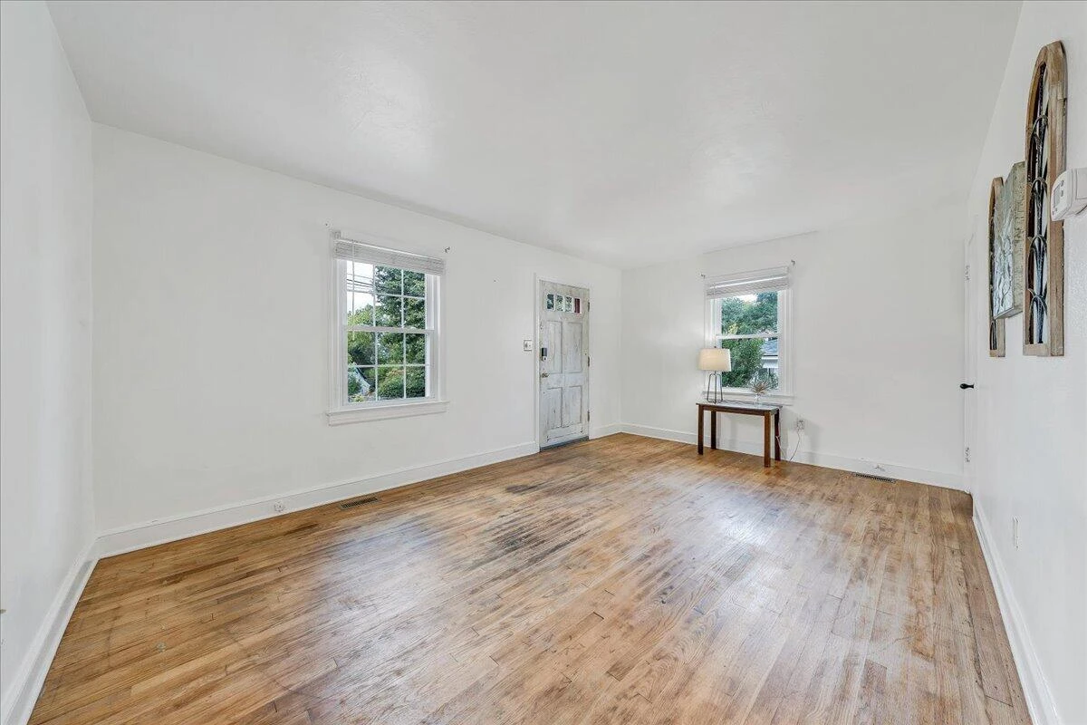439 Cedar Bluff AVE SE - Photo 6