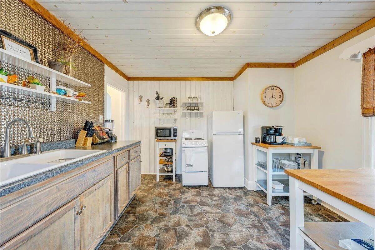 439 Cedar Bluff AVE SE - Photo 11