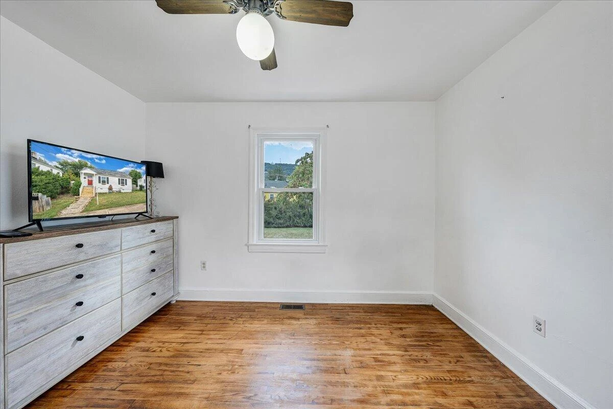 439 Cedar Bluff AVE SE - Photo 14