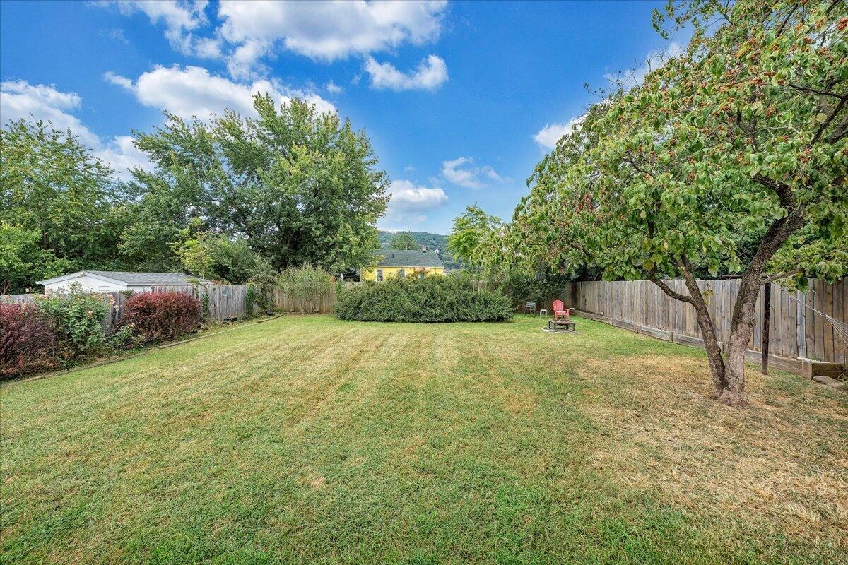 439 Cedar Bluff AVE SE - Photo 22