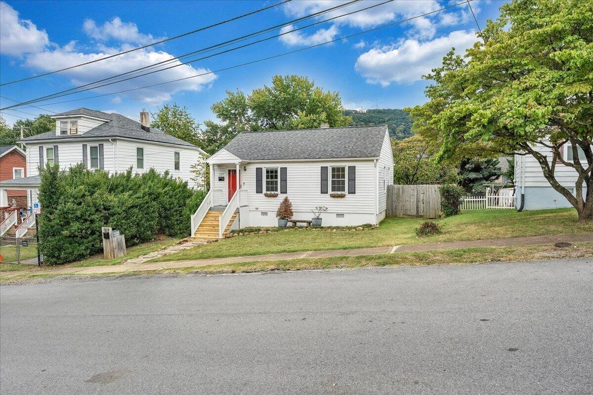 439 Cedar Bluff AVE SE - Photo 30