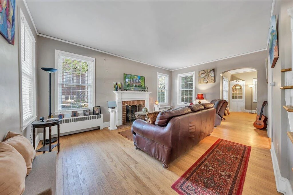 813 Spruce ST - Photo 2