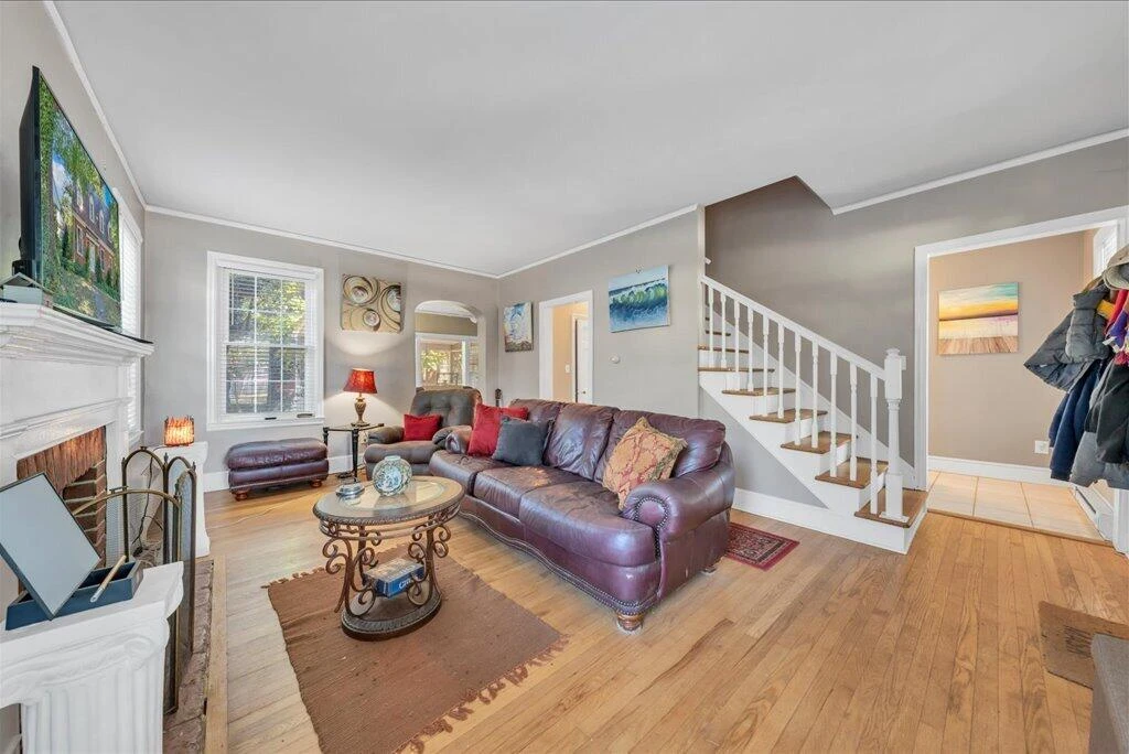 813 Spruce ST - Photo 3